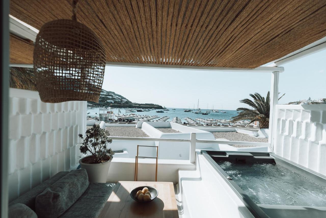 미코노스 암모스 호텔 오르노스 외부 사진 The beach at the hotel