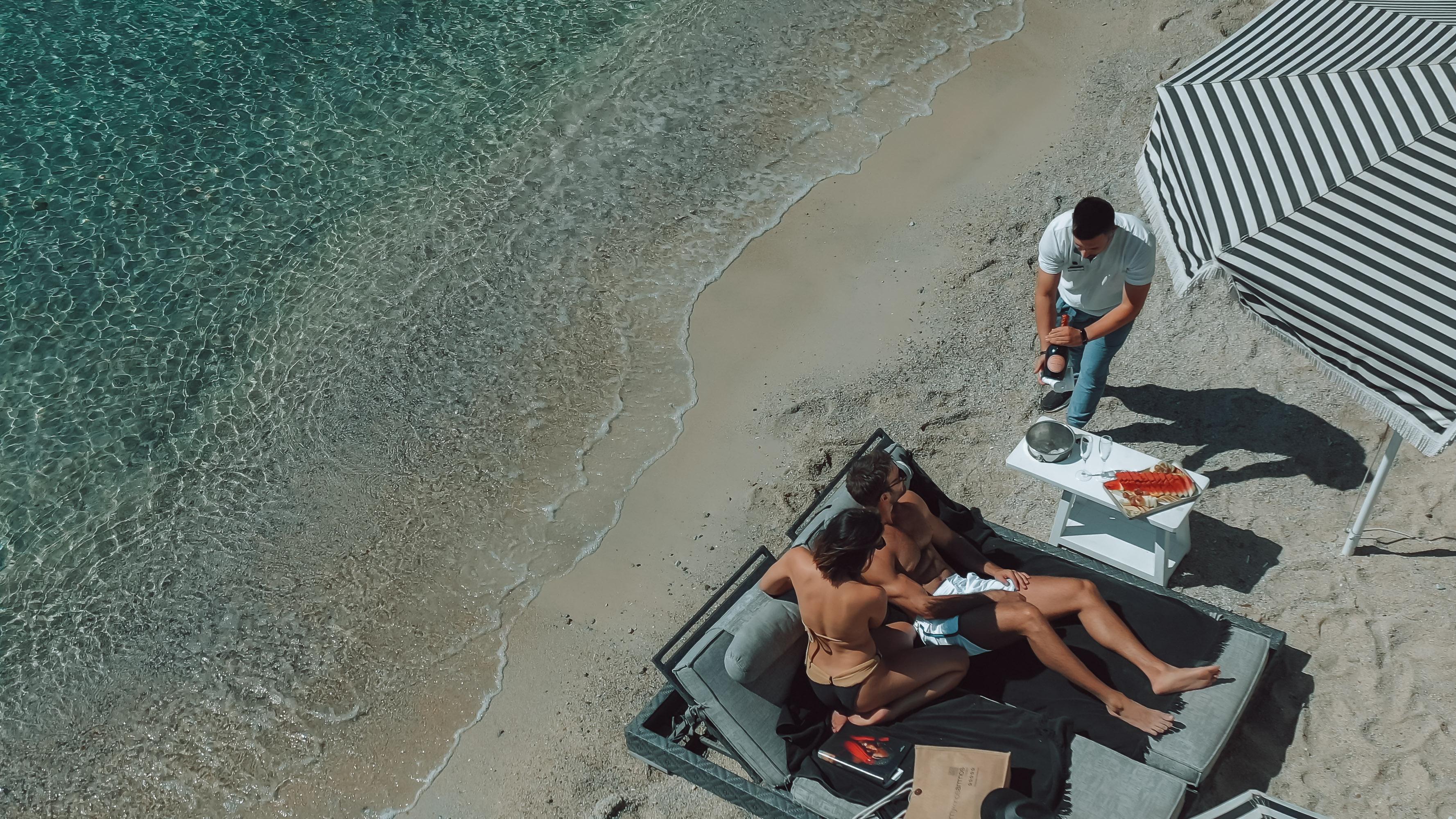 미코노스 암모스 호텔 오르노스 외부 사진 Beach at the Four Seasons Resort